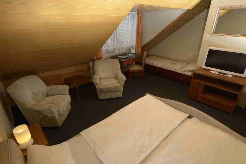 Hotel Continental Sarrebruck Habitación foto