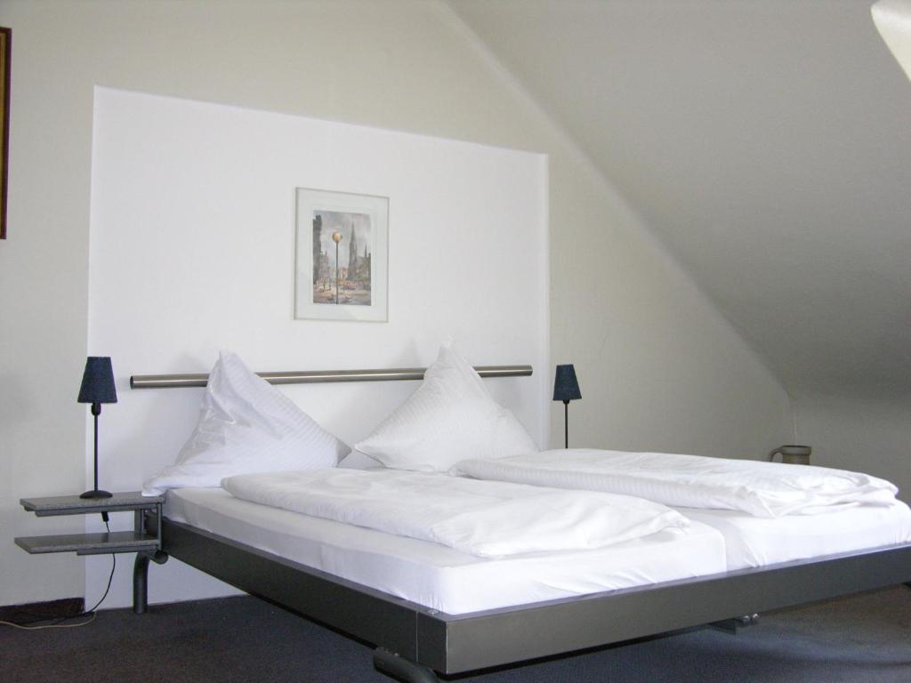 Hotel Continental Sarrebruck Habitación foto